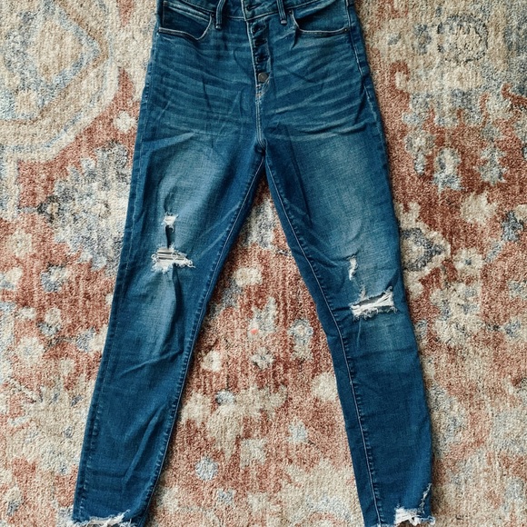 Abercrombie & Fitch Denim - High Rise Super Skinny Ankle jeans in destroyed medium wash